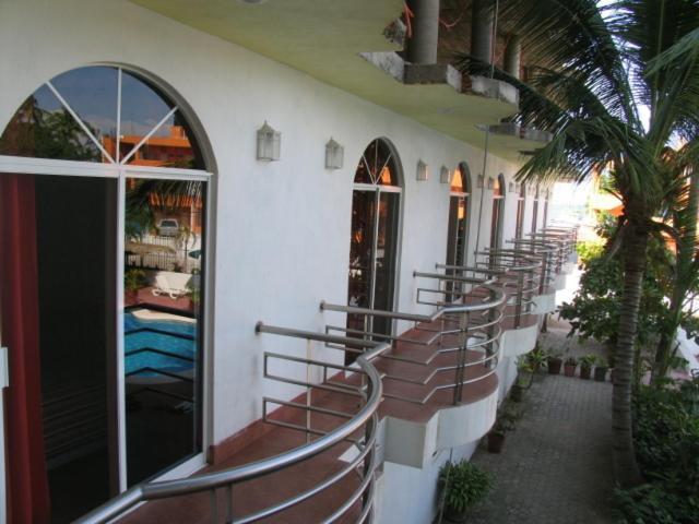 Hotel Y Suites Bugambilias Rincon de Guayabitos Exterior photo